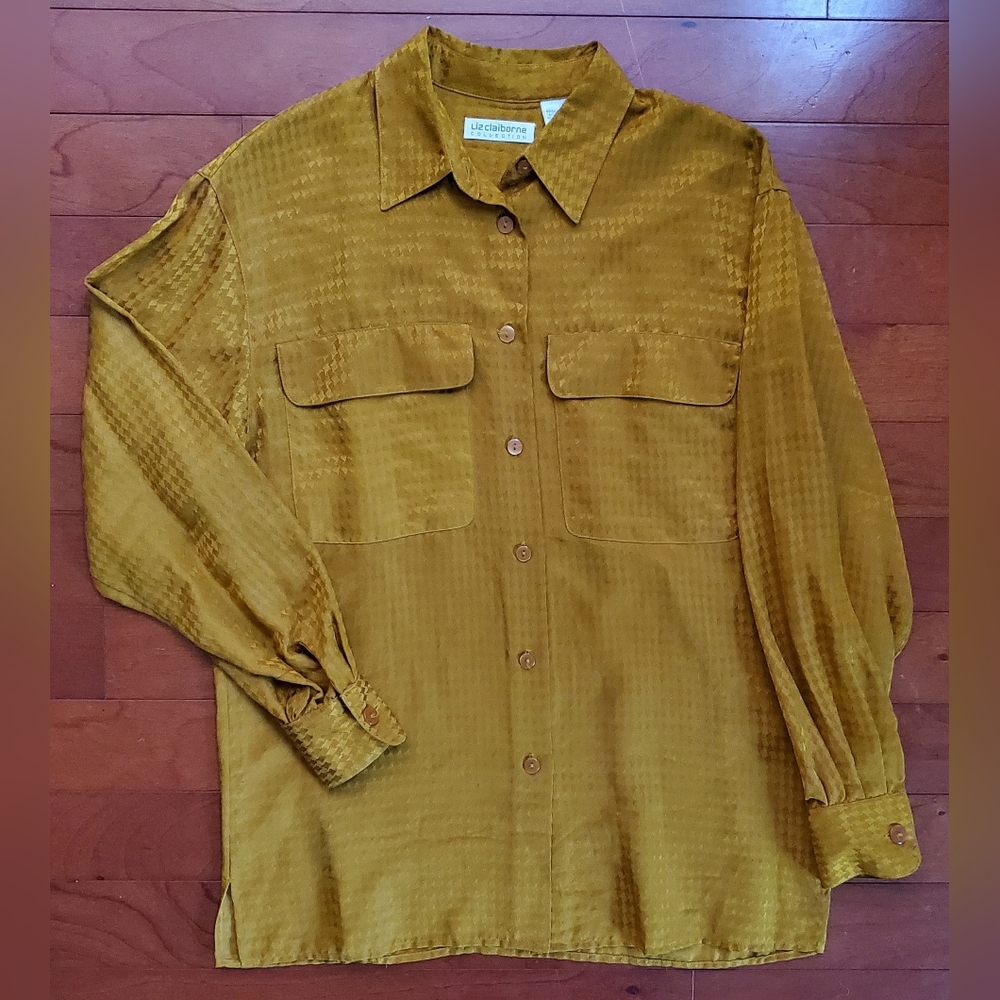Liz Claiborne Gold Button Down Size Small